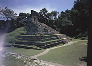 Temple of the Cross at Palenque Ruins - palenque mayan ruins,palenque mayan temple,mayan temple pictures,mayan ruins photos